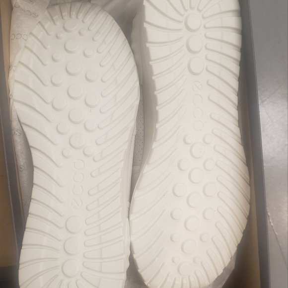 White Sneakers (Leather Ecco) - Picture 5 of 7